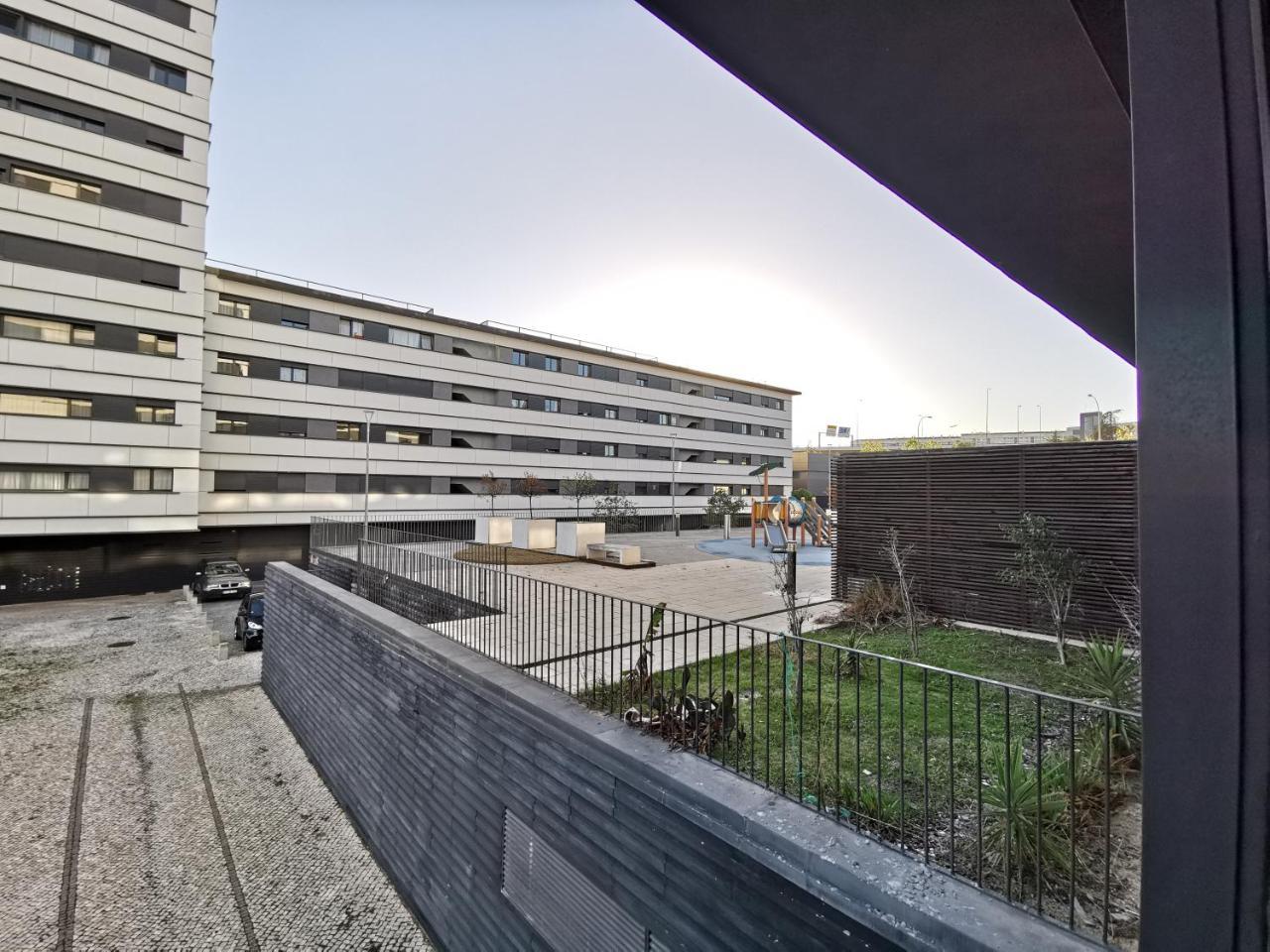 Appartamento Bridge View With Balcony Sacavém Esterno foto